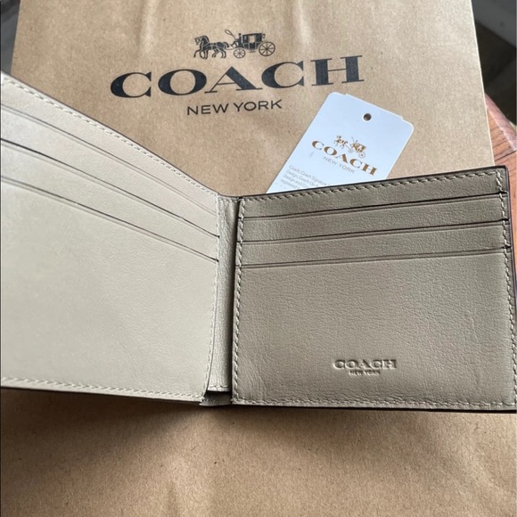 Coach wallet - Picture 2 of 3